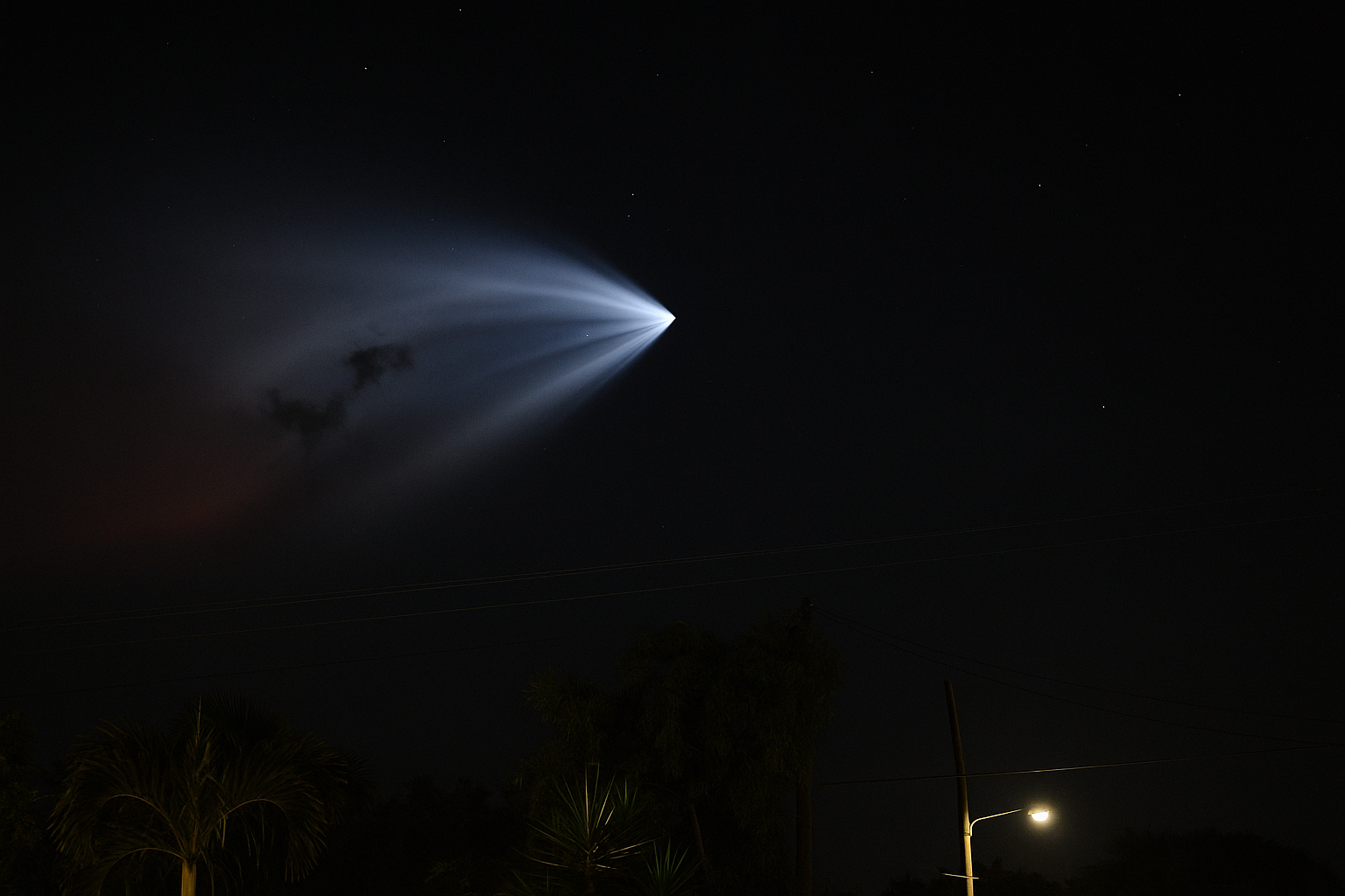🚀 ¿Viste esa luz cruzando el cielo cubano? .No era un OVNI... era algo aún más asombroso.